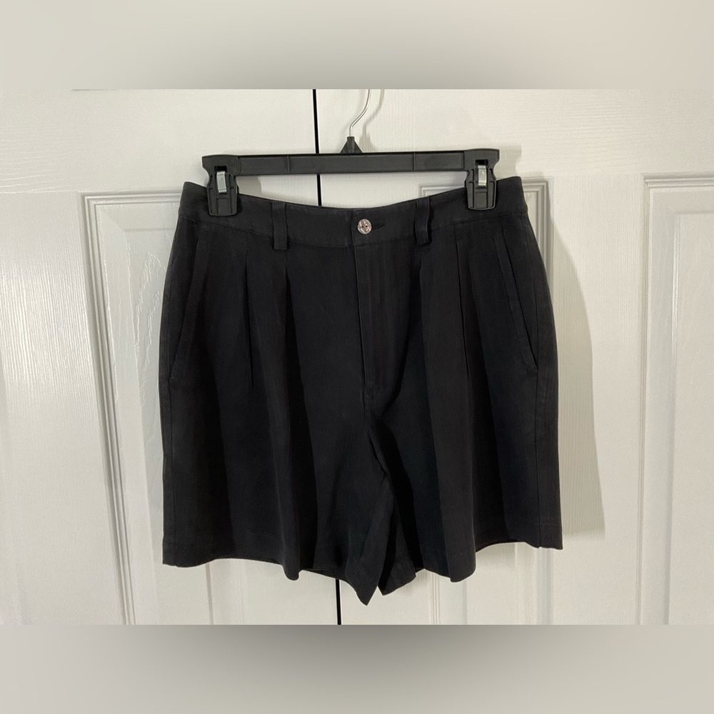 Tommy Bahama NWOT WOMEN’S SIZE 4 100% SILK HERRINGBONE PATTERN BLACK SHORTS
